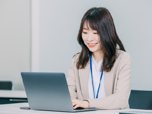 20代30代の方がメインで活躍中！高時給1300円+交通費！法人...
